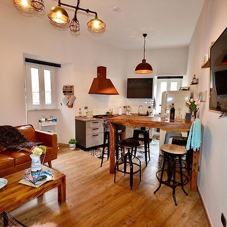 Goose House Luxury Holiday Home Сутри Экстерьер фото