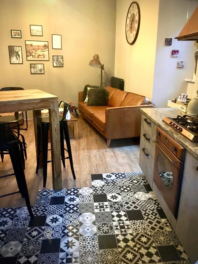 Goose House Luxury Holiday Home Сутри Экстерьер фото