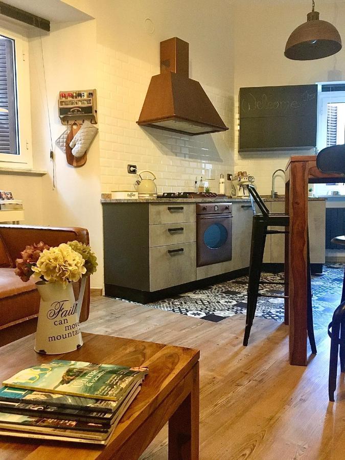 Goose House Luxury Holiday Home Сутри Экстерьер фото